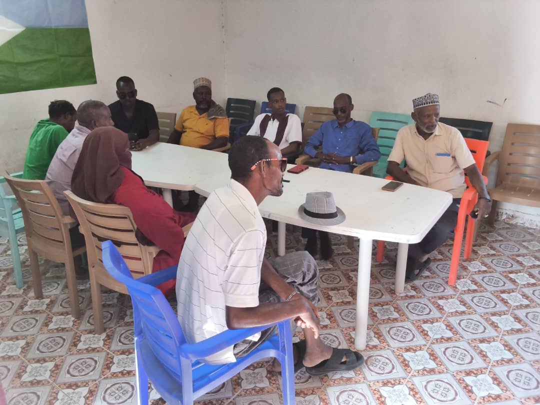 IEPS_IEPSCERD's tweet photo. Cette semaine, une équipe de l’Institut d’Études Politiques et Stratégiques (IEPS) s’est rendue à Mouloud, dans le district de Dikhil, dans le cadre d’une enquête socio-économique consacrée au co-compostage.

La mission a permis d’échanger avec des propriétaires et exploitants agro-pastoraux locaux et d’effectuer plusieurs visites de parcelles agricoles, afin de recueillir des informations utiles à l’étude en cours.

#Dikhil #Mouloud #IEPS #CERD #CoCompostage
