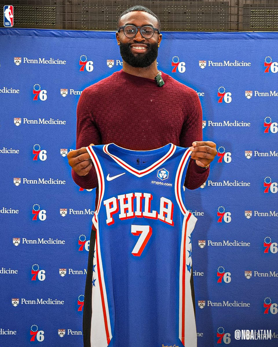 NBALatam's tweet photo. ¡Oficialmente Sixer! 😍

Jaylen Brown fue presentado en Philadelphia y posó con la #7 de los @sixers 🔥 https://t.co/DlZjU6TQp4