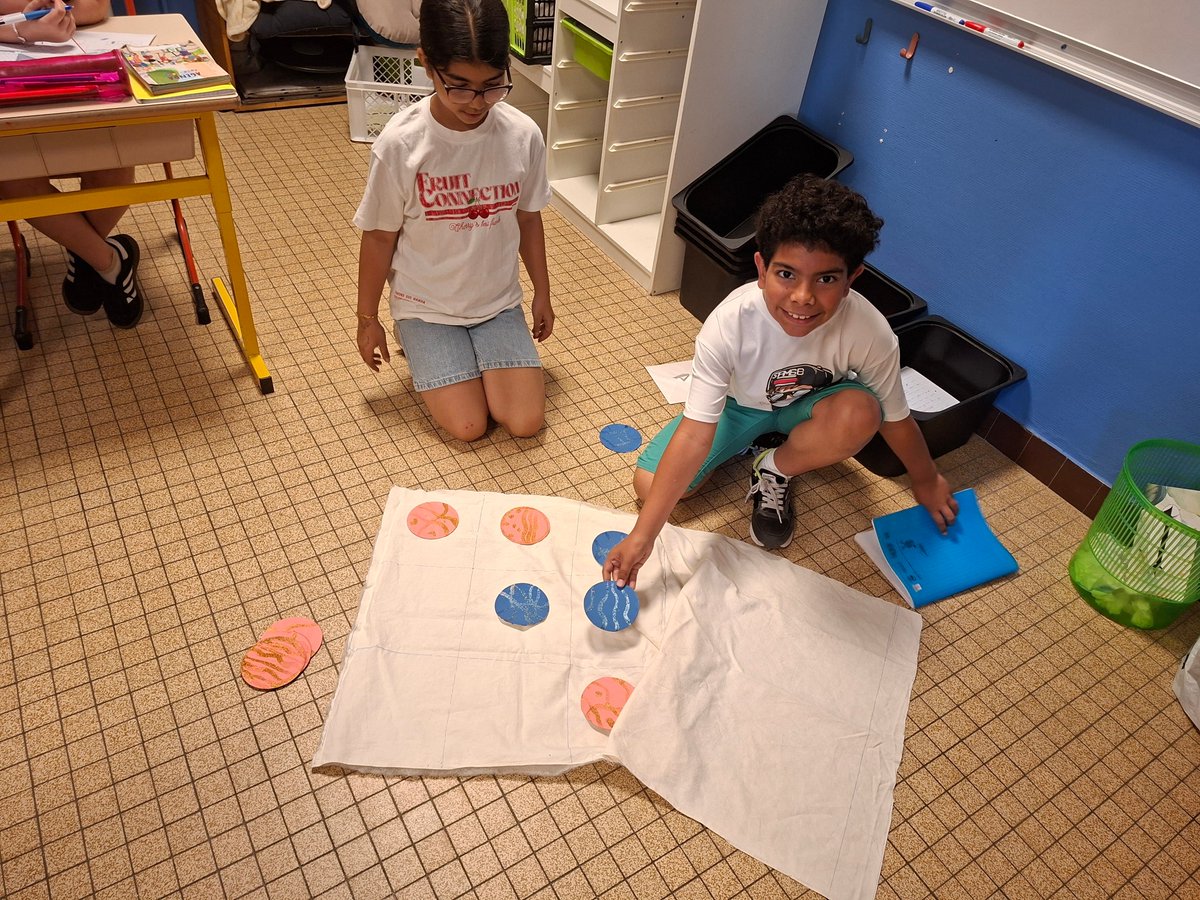 fablabalecole's tweet photo. 🧮 Lors de #JeunesMakers2026, les élèves de l'école Jules Ferry 2 ont imaginé un morpion des tables et un jeu de révision des tables de multiplication pour rendre les mathématiques plus ludiques. Une façon d'apprendre en jouant… et de donner envie de réviser !  
@reseau_canope https://t.co/kfUBBVPKRn