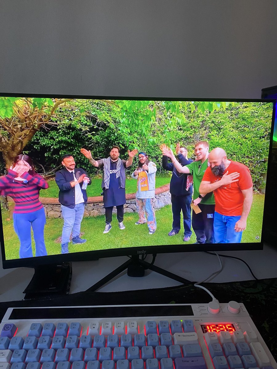 izunkzzz's tweet photo. izlerken en keyif aldığım iş https://t.co/dfZmnEP7RD