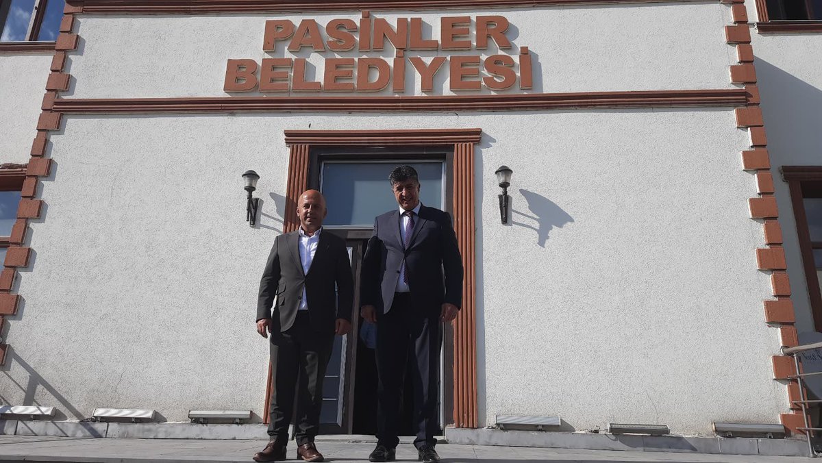vedatergun25's tweet photo. 📍Pasinler

Kurumlar arası iş birliği ve ortak değerlerimizi istişare etmek adına bugün Pasinler Belediye Başkanımız Sayın Ünsal Sertoğlu beyi makamında ziyaret ettik. 

Değerli Başkanımıza misafirperverlikleri için teşekkür ediyorum. https://t.co/yUDkSObkWV