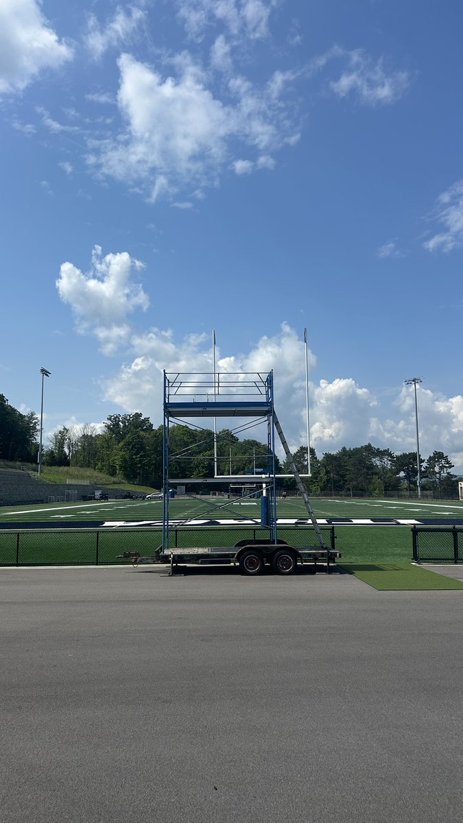 AnthonyQBTucci's tweet photo. Just had an amazing campus tour with Ithaca College! #gobombers @BomberSports @IthacaBomberFB @MaguireBrandon @CoachTerp_ @IthacaCollege https://t.co/20WwQX67y0