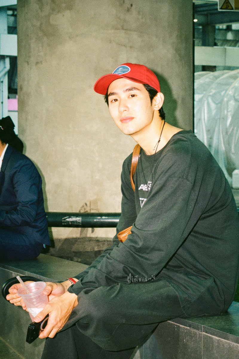Otnim_O's tweet photo. จั้นบังเอิญเจอบุ๊คอะ (ไม่เรียลไทม์) ละบุ๊คไนซ์มากกกก ได้ทักทายด้วย ยิ้มน่ารักโคตร ;;-;; เลยขอแชะๆมารูปนึง น่ารักๆๆๆ 🫠
#kasibook https://t.co/yWr7HpfS2p