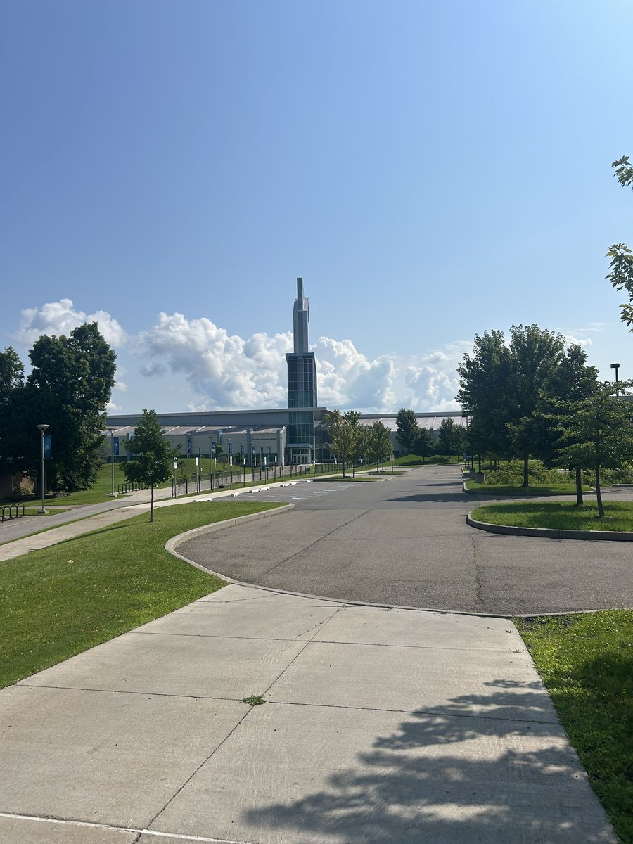 AnthonyQBTucci's tweet photo. Just had an amazing campus tour with Ithaca College! #gobombers @BomberSports @IthacaBomberFB @MaguireBrandon @CoachTerp_ @IthacaCollege https://t.co/20WwQX67y0