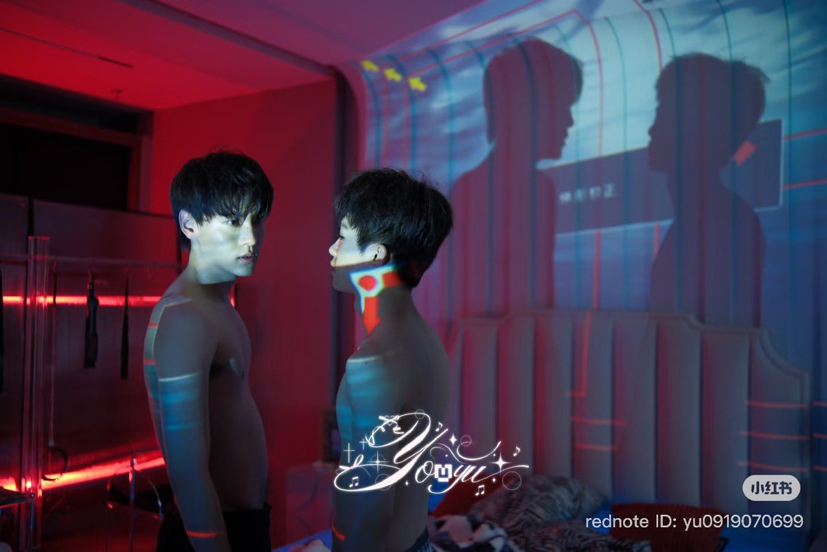 DoubleM_Sea's tweet photo. yueyue absolutely adoring his man after being tossed around like some egg fried rice https://t.co/hf54Mw7yCY