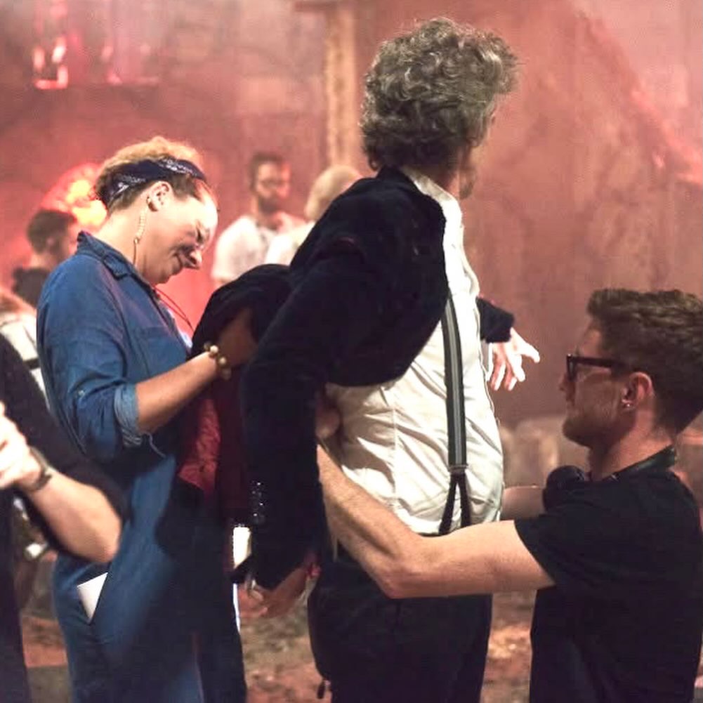 brinatello's tweet photo. The Doctorโs Wardrobeโs IG: โBrand new Twelfth Doctor item alert! Iโll be producing a limited group run of custom replicas soon! DM me if youโre interested in securing a pair!โ
New photos Iโve not seen before! ๐๐ #DoctorWho #PeterCapaldi #TwelfthDoctor https://t.co/pqFwJLbLfH https://t.co/YFEYiWHtCH