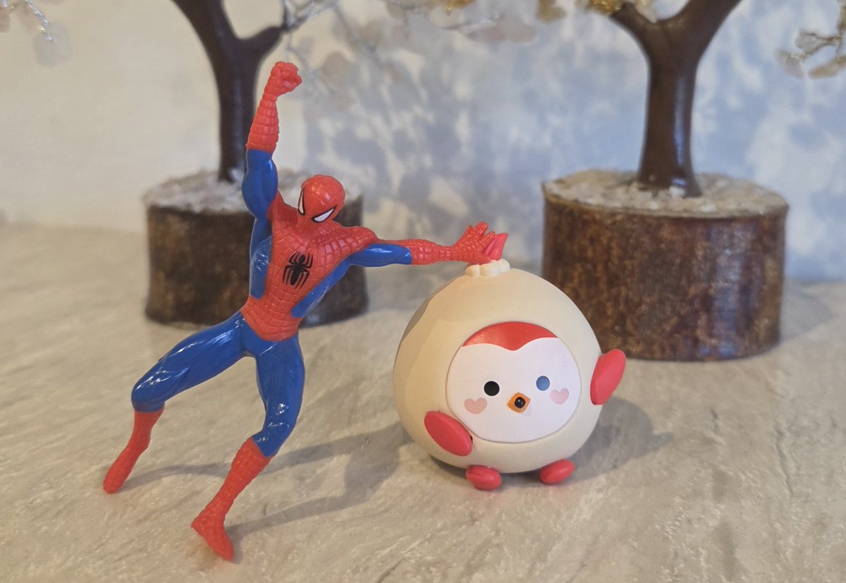 vlove0426's tweet photo. Wookka said this picture perfectly describes my recent fitness level. I'm not lazy, I'm an immovable force. 😤
Even your friendly neighborhood Spider-Man can't lift me. 🫠
#queeni #CCREW #크크루
#CRAVITY #크래비티 https://t.co/cnEMnzT3uA