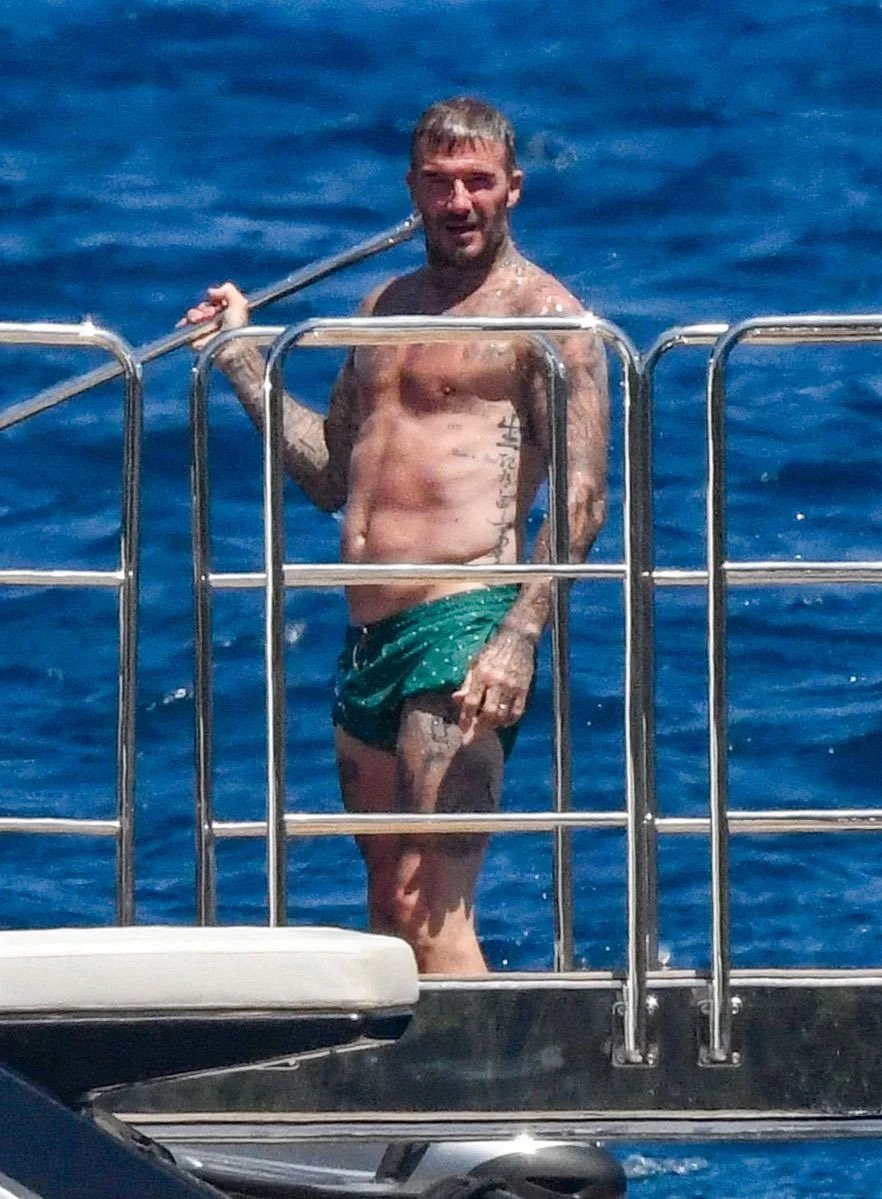 DonMike_X's tweet photo. Shirtless David Beckham on a luxury yacht vacation in the Mediterranean. https://t.co/o2TjrvomVj