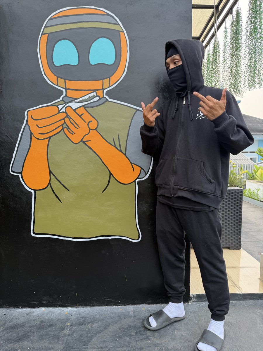 Jelitics's tweet photo. No introduction needed, but girls still ask what my name is

Tryna pretend they don’t know who Jeli is. https://t.co/jH1QGXEER7