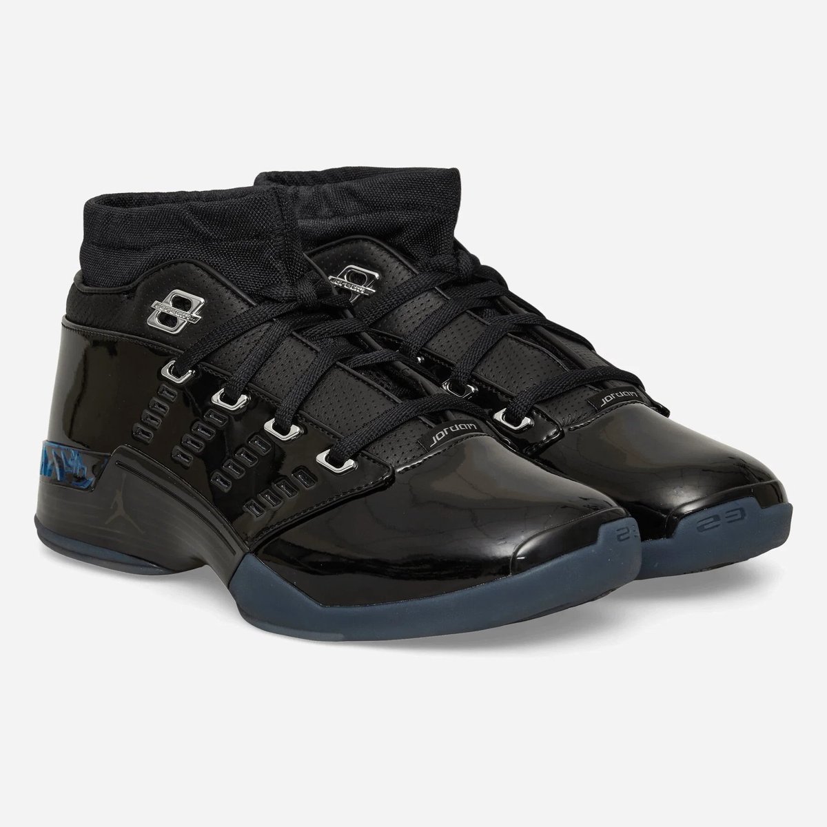 snkr_twitr's tweet photo. AD: LIVE at 3pm PT/6pm ET via Slam Jam

Air Jordan 17 Low 'Black/Metallic Silver'
-> https://t.co/bUx6wvOHpu

Hellstar x adidas Megaride S2 'Cloud White/Core Black'
-> https://t.co/1hMWfd3jFp

Jordan Retro 6 'Oreo'
-> https://t.co/M1qJsss5vz https://t.co/KkD2BnkHhW