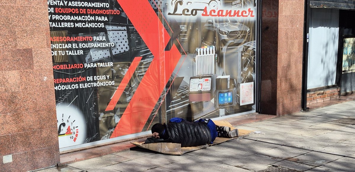 FabianWaldman's tweet photo. Ley de desalojos o
Ley contra los inquilinos

Cuánta gente ves todos los días en situación de calle?
Cómo pensás que influirá en tu vida que te puedan echar si te atrasás 10 días en el pago?
Alguna vez tuviste una sitiación similar? https://t.co/4NaRRzkTY0
