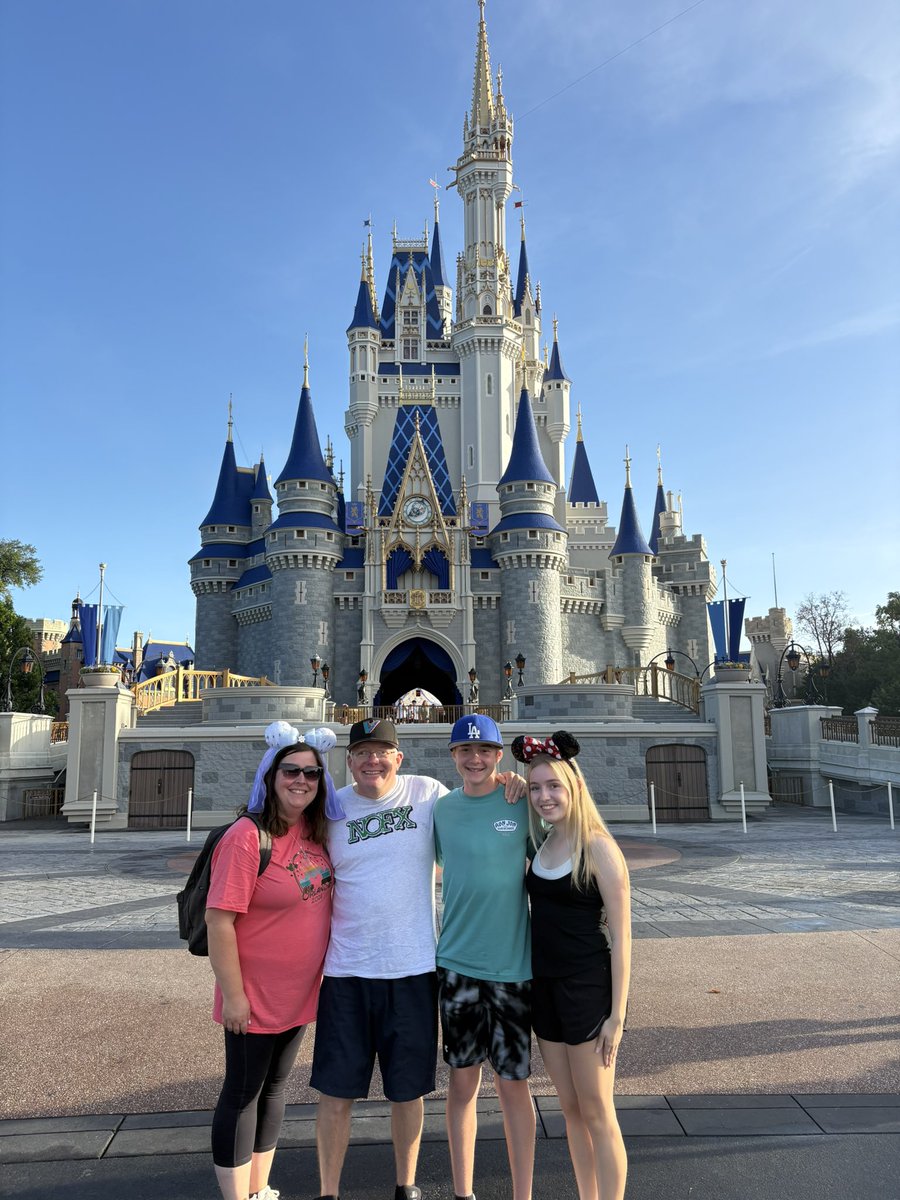 teammatchett's tweet photo. At Disney World taking in the #magickingdom https://t.co/9QTzkH7iSN