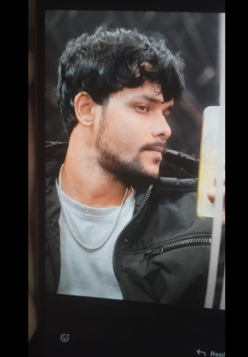 TBP_Daily_9's tweet photo. Agar bc ye banda ugly hai to hamare jaipur me 98 % bande ugly hai 😭😭 https://t.co/HGupqHQ1sS