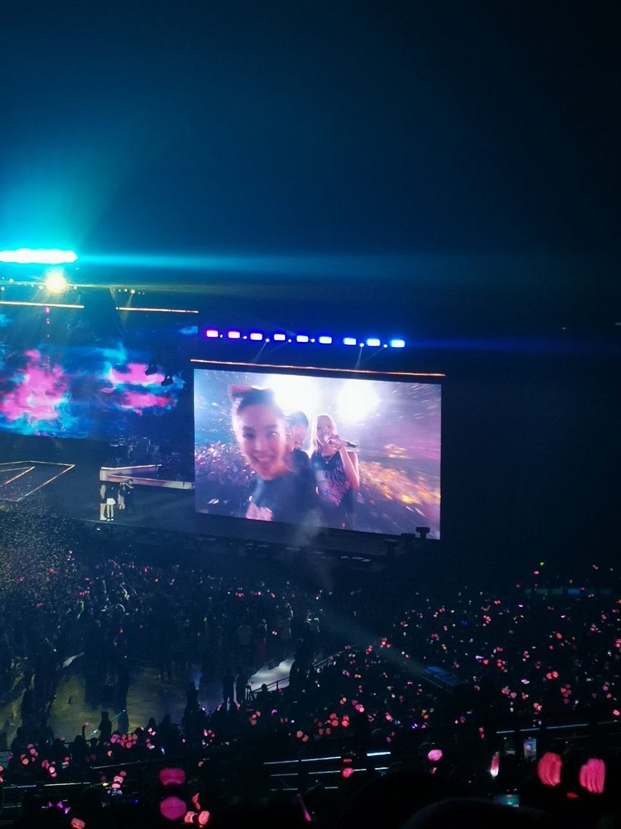 en_joyed's tweet photo. 10 years with my girls 🫶
Happy Anniversary @BLACKPINK 🖤💗

Nag-socmed lang just to celebrate these girls! 🫶🫶 
Uploaded the photos from my old phone because I miss them 😭 https://t.co/uxWizRHHLj