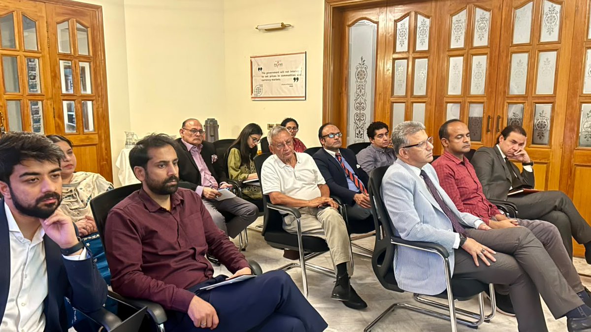primethinktank's tweet photo. Prime Institute conducted an interactive discussion on recent trade developments in Pakistan, presented by @SarahJavaid5 and moderated by Dr. @alisalmanwords. Sarah examined the textile and apparel export patterns of Asian economies and their major trading partners. https://t.co/t4i2tuth4E