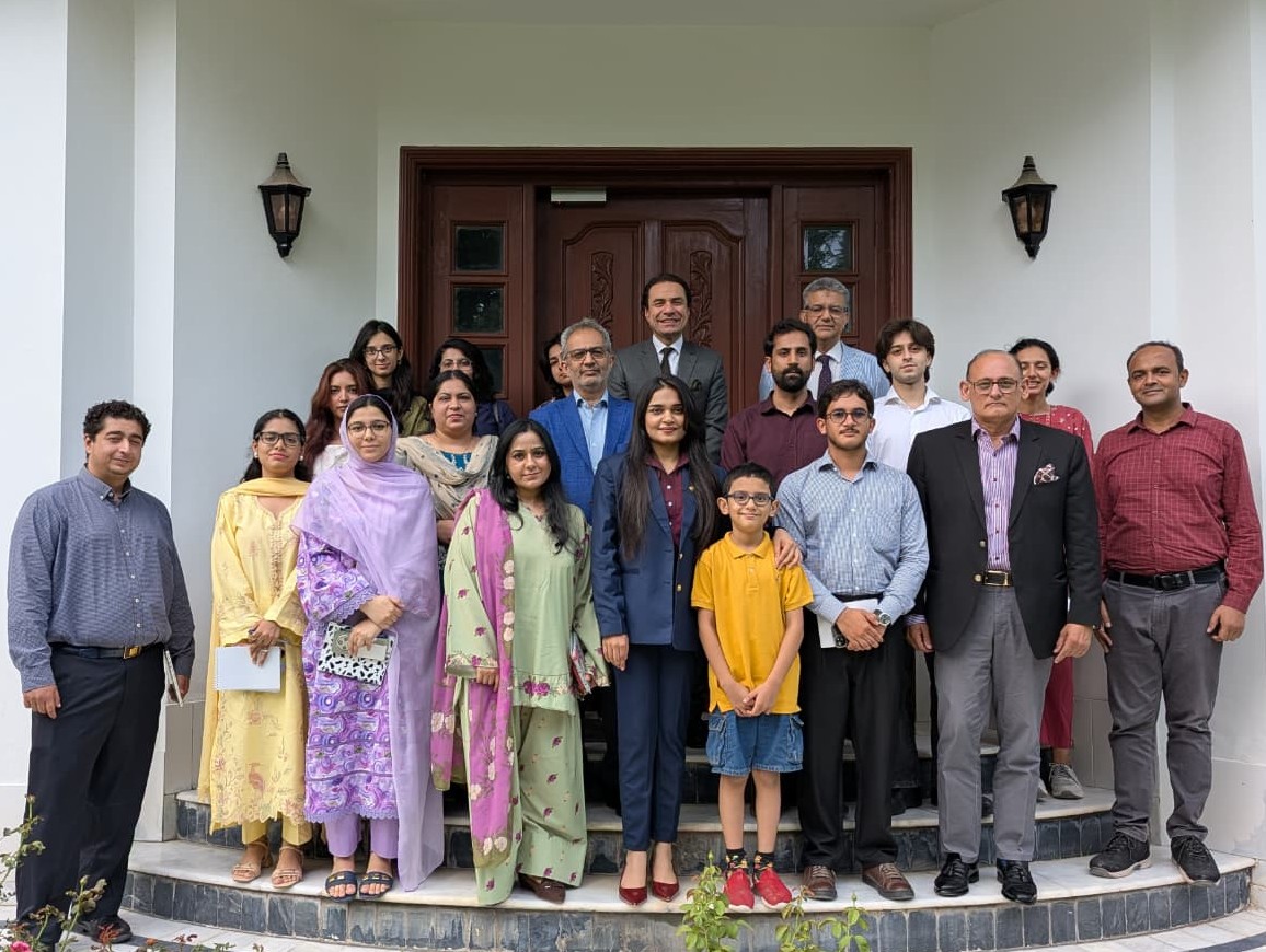 primethinktank's tweet photo. Prime Institute conducted an interactive discussion on recent trade developments in Pakistan, presented by @SarahJavaid5 and moderated by Dr. @alisalmanwords. Sarah examined the textile and apparel export patterns of Asian economies and their major trading partners. https://t.co/t4i2tuth4E