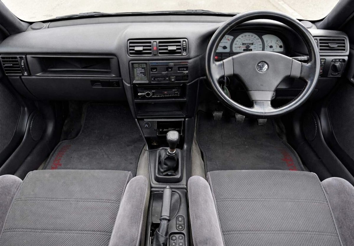 gsmales's tweet photo. Friday’s classic car spot is this 1992 Vauxhall Cavalier GSi 2000 16v. With 150bhp, 134mph top speed and 7.8 second 0-60, this was the king of the middle management corporate car park.
#Vauxhall #1990s #ClassicCars #ModernClassics https://t.co/vluD2Qq4r0