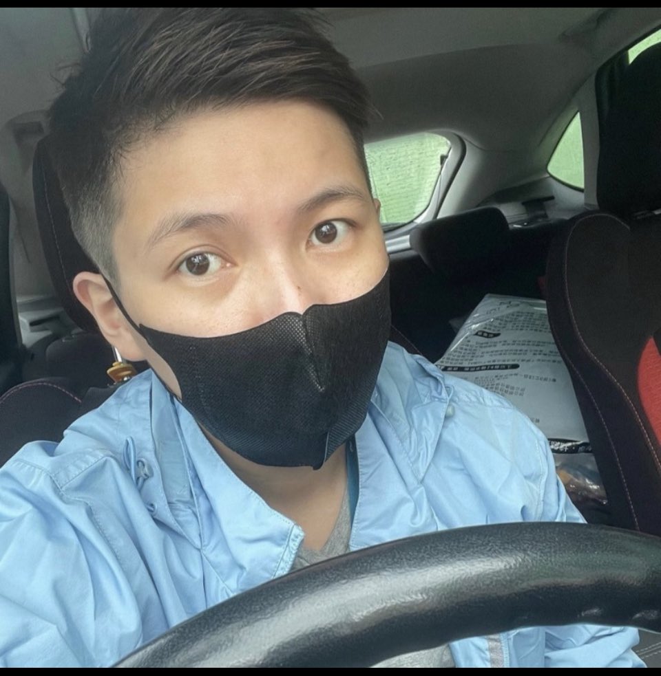 Skylin0919's tweet photo. I’m terrible right now. 
So I only can post my old pic
🤣🤣🤣

#PlusASelcaDay https://t.co/mMAT6vtiVt