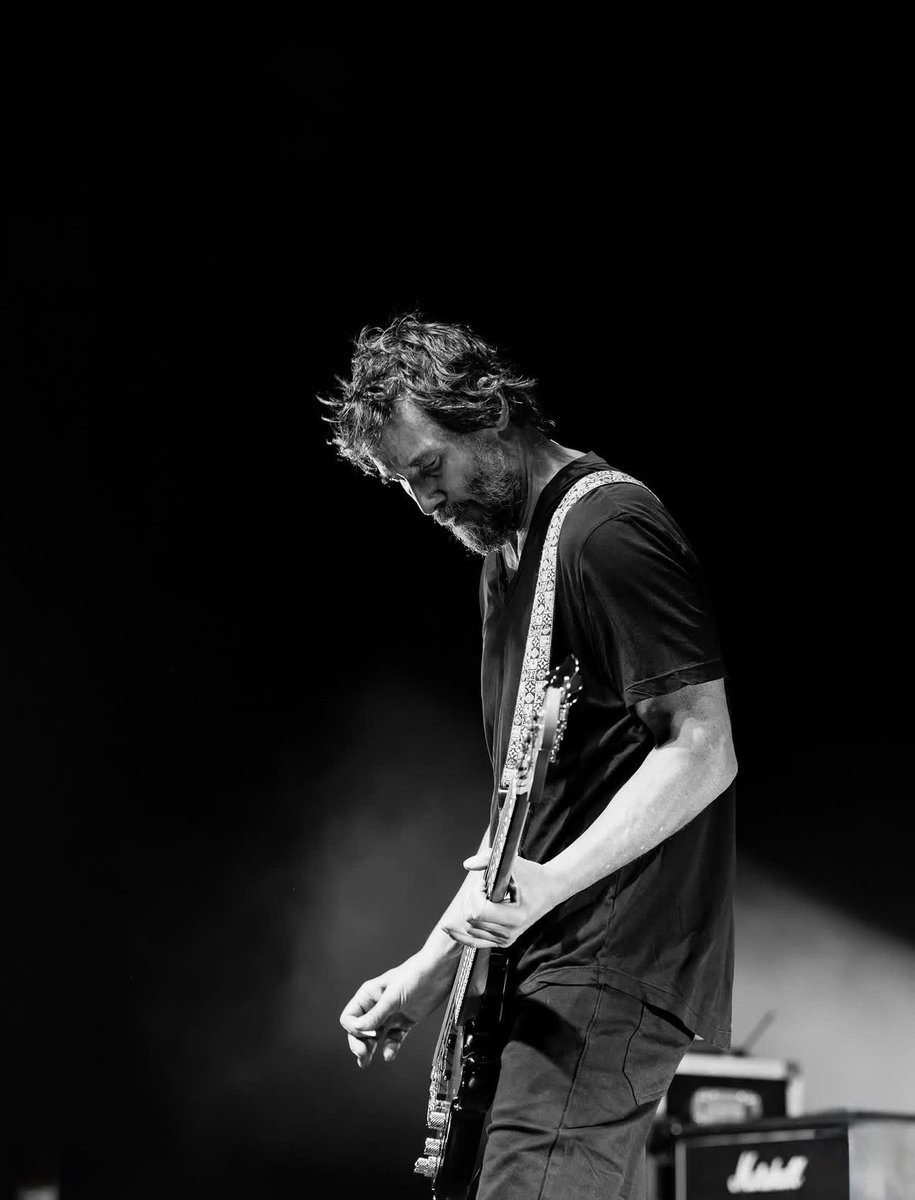 KeanuCReeves_ou's tweet photo. Dallas you were amazing 🎸💥 #Dogstar #NorthAmericaTour https://t.co/cCqgpcuOyd