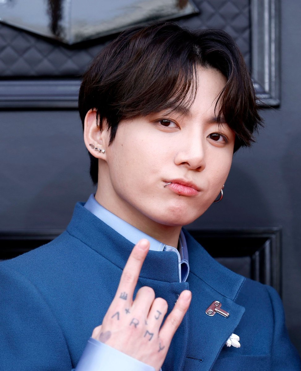 karkonzana's tweet photo. Jungkook has been voted the Hottest Male K-pop Artist in an online poll. https://t.co/aDC1J71pNG