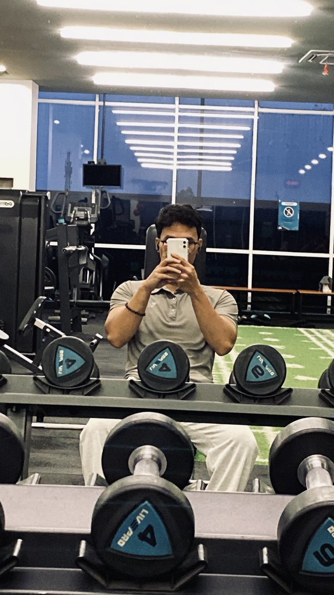 szaxlv's tweet photo. push dayy https://t.co/QEPGpiHUwH