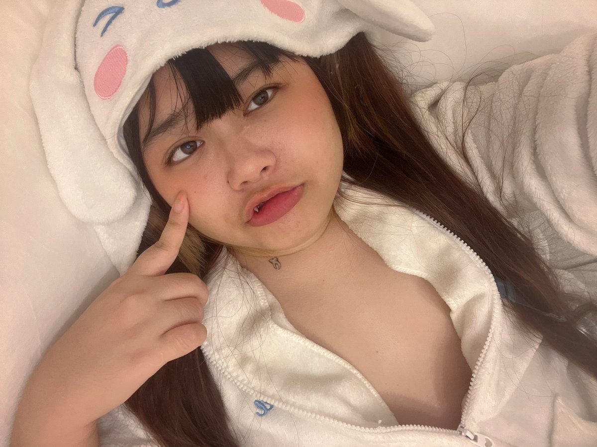 Pajidiary's tweet photo. Cinnamon babe🫐🧁🍼
Today I drink carrot n apple juice🧃 
Yum https://t.co/xRNZR6JLF6