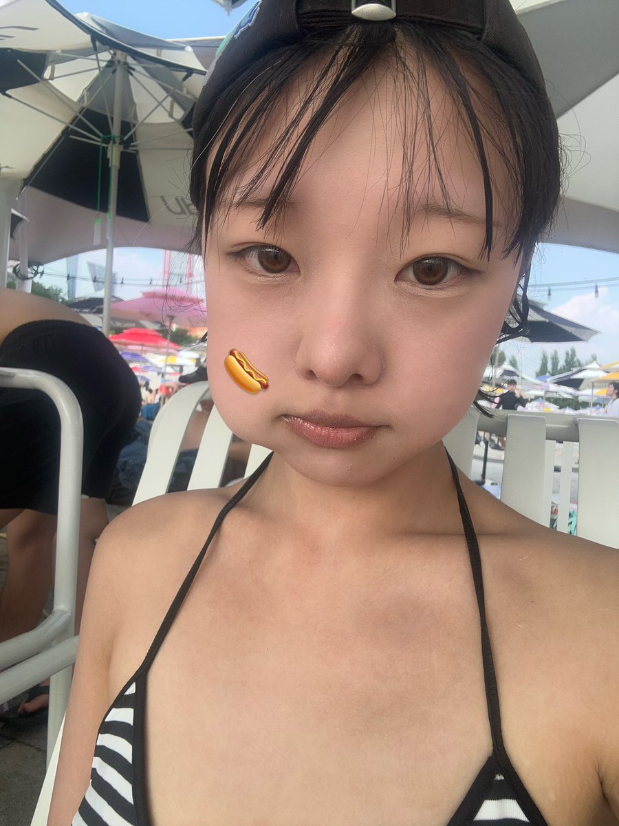 hhhhhhh_7s's tweet photo. 언니들
핫도기먹고 약속잡지 마세요

먹기 전                              먹은 후 https://t.co/fZPL4eCCLD