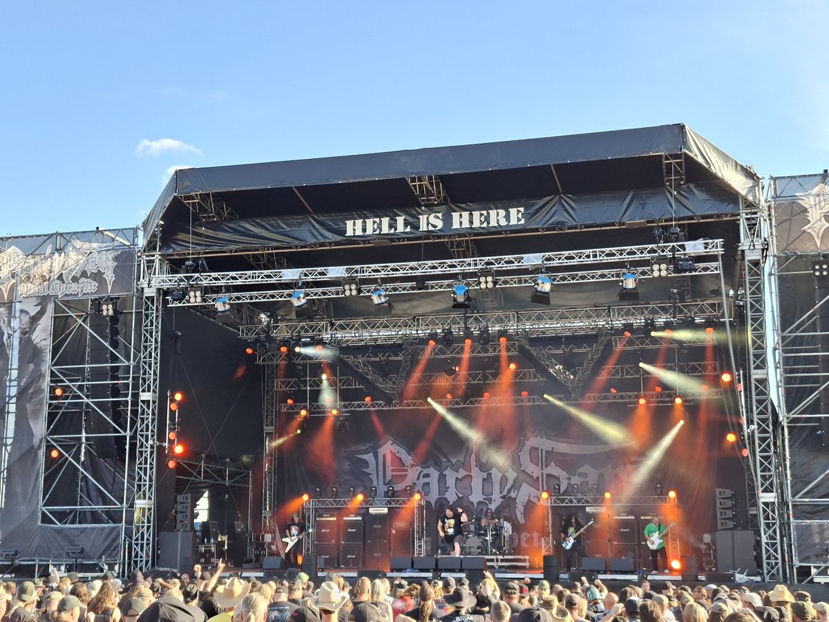 kopptisch's tweet photo. Deceased legen etwas abwechslungsreicheren Death nach. Im Tempo etwas höher, schneidender bri die Gitarren. Fetzt. #psoa https://t.co/fbAoUOUkjK