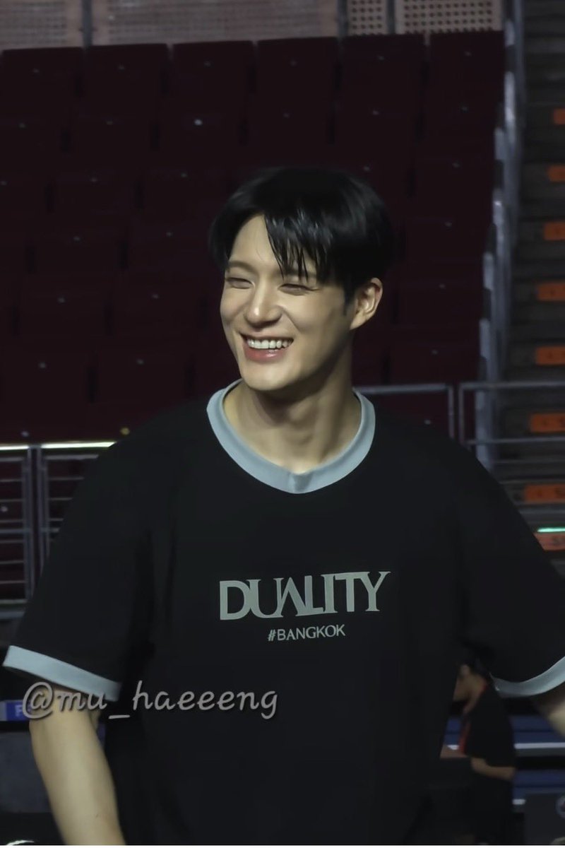lee423jn's tweet photo. i am literally in tears jenos smile is the sweetest and prettiest thing in the world https://t.co/rU5sDmm3yl