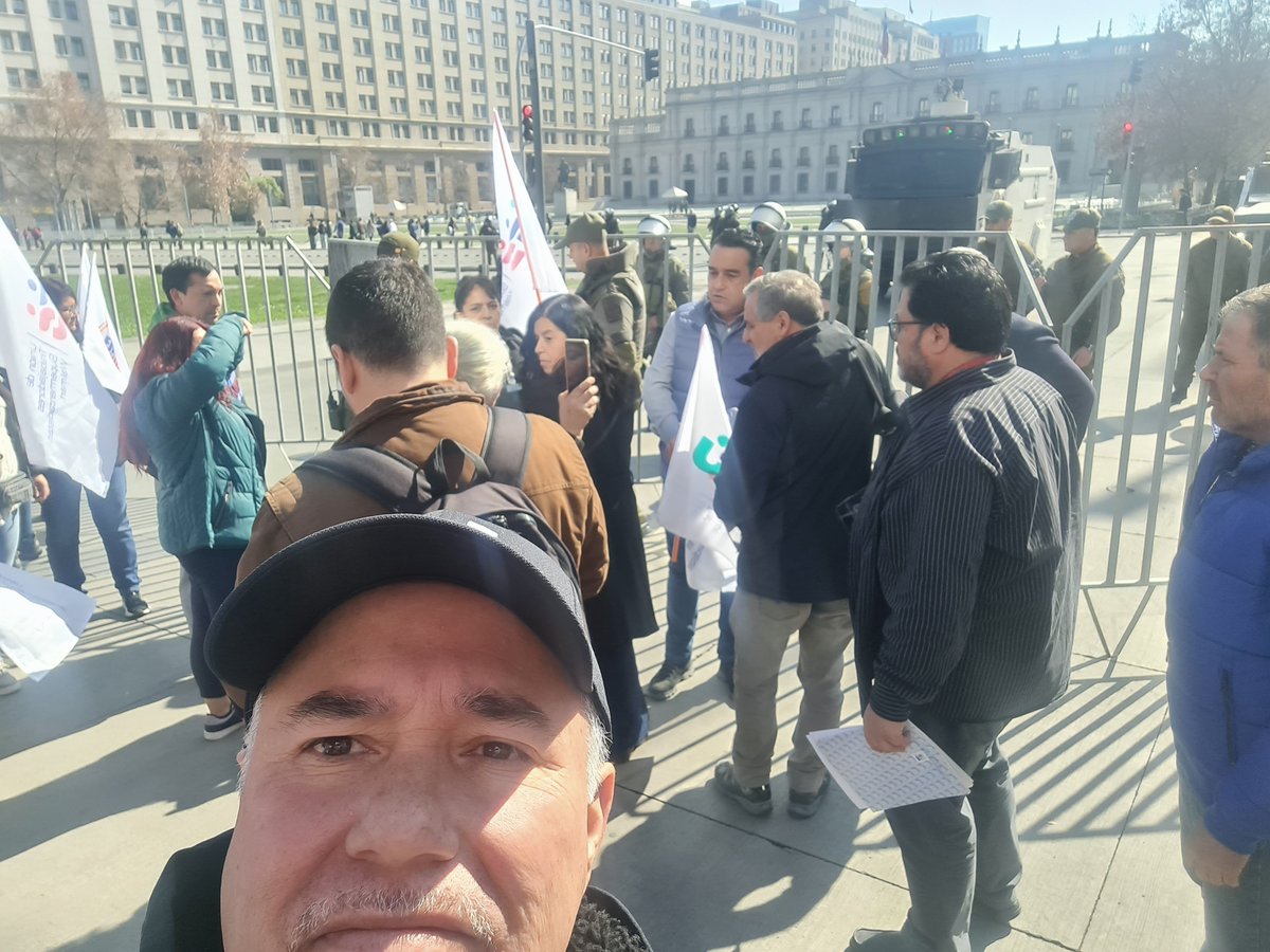 pvenegas2's tweet photo. La jornada de ocho horas, el descanso semanal y las vacaciones no fueron concesiones de mutuo acuerdo, espontáneas ni por buena voluntad del empresariado; fueron conquistas de los TRABAJADORES destinadas a proteger la dignidad humana frente a una lógica exclusivamente productiva. https://t.co/m9ixNokcHj