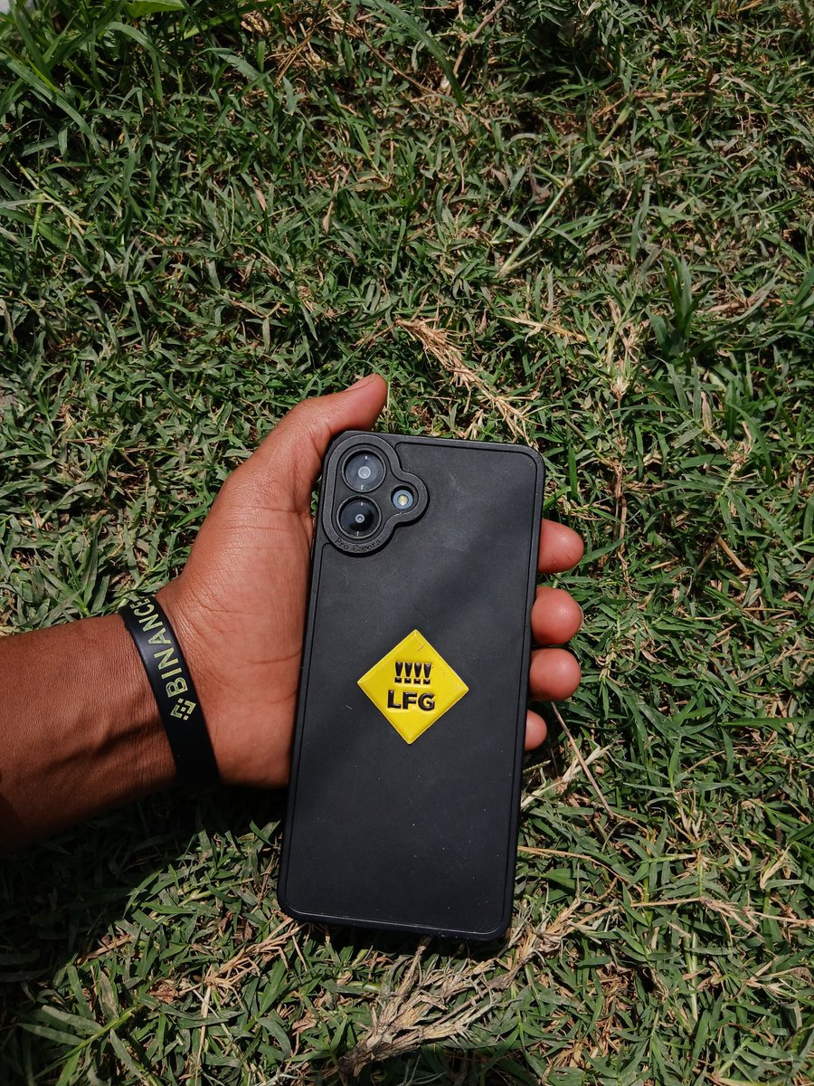 peter_princ999's tweet photo. @BinanceAfrica LFG touch some grass https://t.co/vHm4Ig8k6L