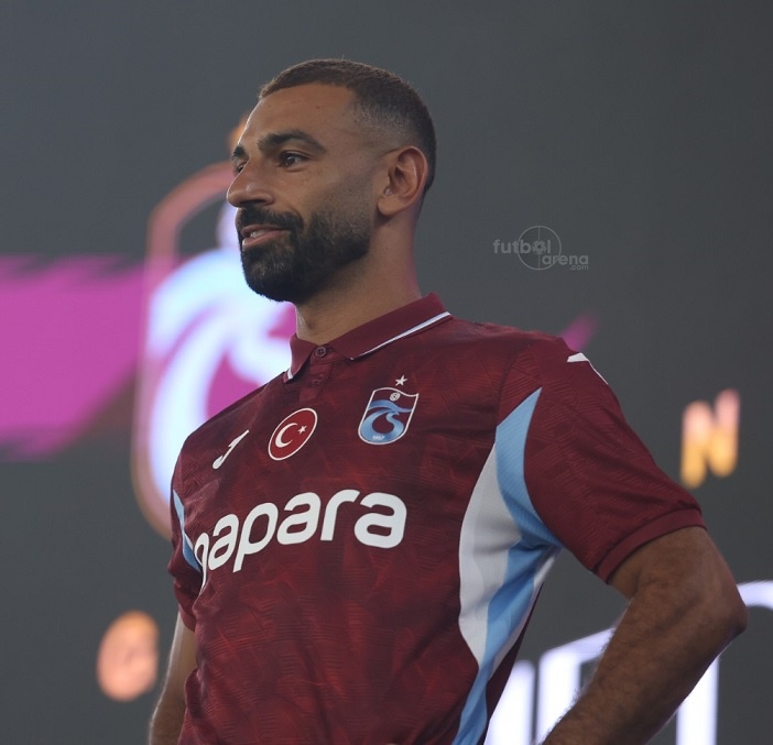 futbolarena's tweet photo. Trabzonspor, Mohamed Salah transferinden sonra 3 gün içinde forma ve kombine satışlarından 12 milyon euro gelir elde etti. (HT Spor) https://t.co/9GCYYoCNrZ