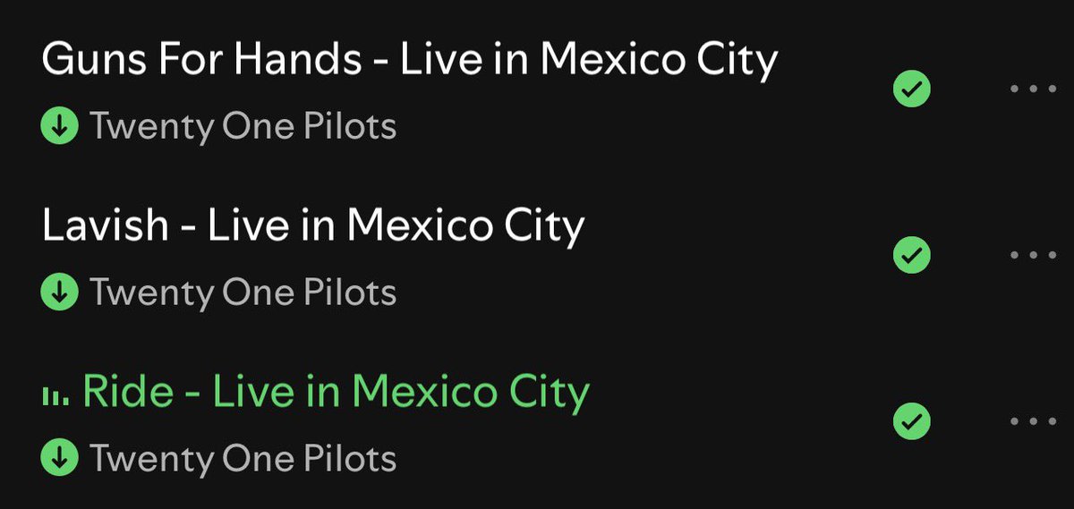 mega_lodon_tron's tweet photo. is this a safe space to say this is my favorite part of the clancy tour setlist https://t.co/pWYdoeR32e