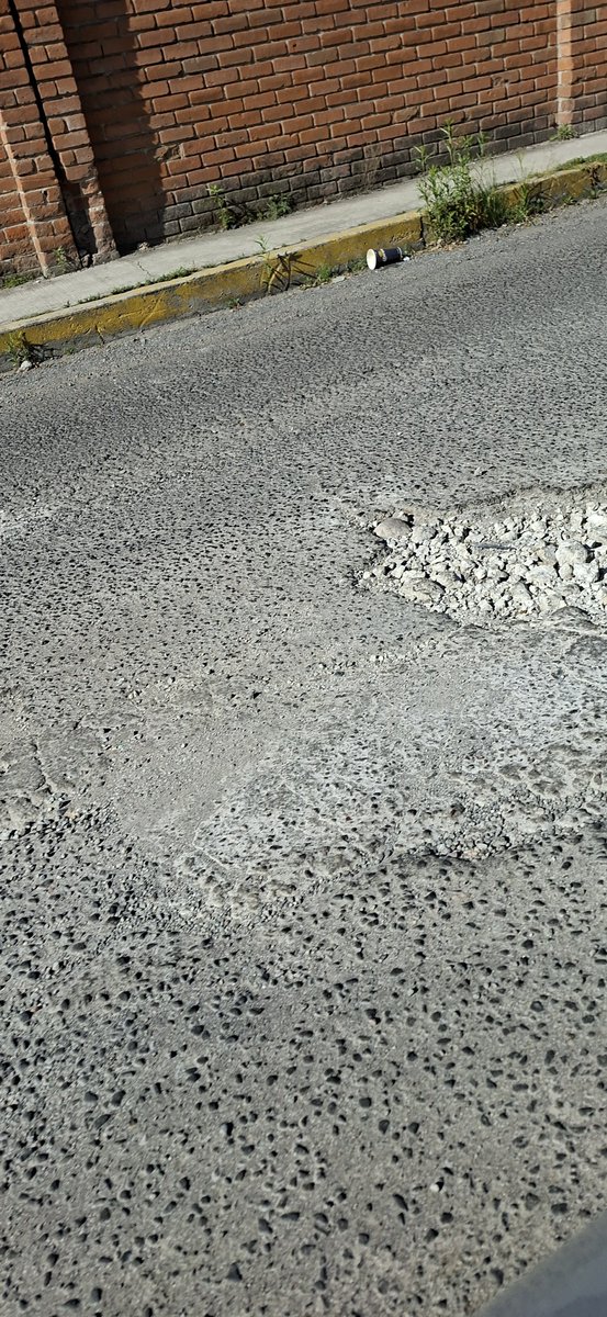 joseaduranm's tweet photo. #BacheoPuebla Se requiere tapar baches en la cerrada Sta Fe frente al club Britania Zavaleta.
Gracias https://t.co/RjldohdEp0