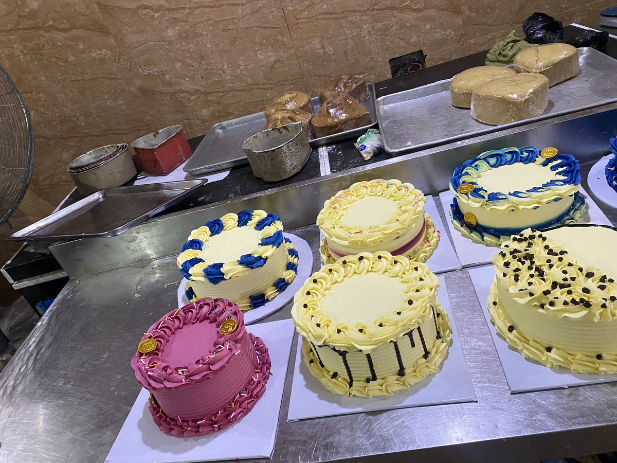bubupizza001's tweet photo. Am exhausted 🥱 rate my hand work 🎂 https://t.co/BlOxIbdmuN
