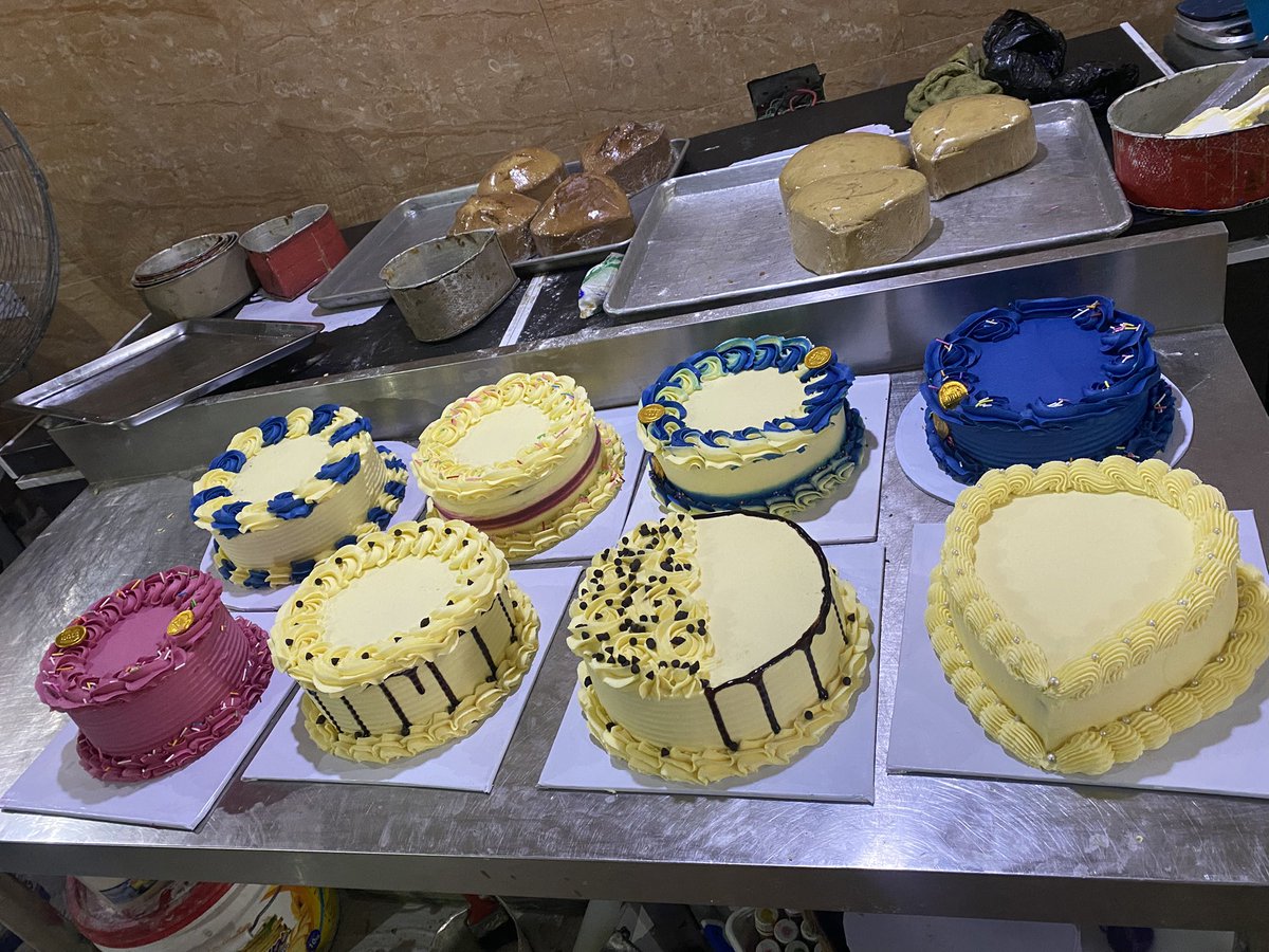 bubupizza001's tweet photo. Am exhausted 🥱 rate my hand work 🎂 https://t.co/BlOxIbdmuN