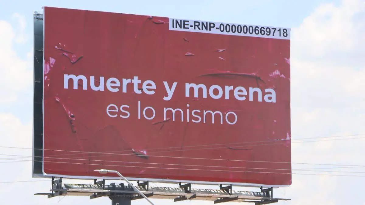 ddanielaa's tweet photo. @A_MontielR  No te equivoques! Esas carteleras yo las pagué con las prerrogativas del PAN en Chihuahua y está completamente transparentado, es un recurso valiosisimo porque les recordamos a las y los Chihuahuenses lo que el cartel de MORENA representa. 
No te bastó con la fallida marcha del 16 de mayo en mi Estado. Te seguiremos poniendo en tu lugar las veces que sea necesario por que; muerte y Morena es lo mismo!!!