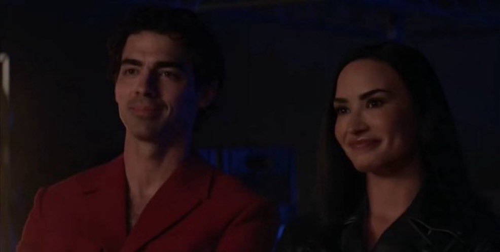 MissBlackstairs's tweet photo. Mitchie and Shane in all their facets.
#CampRock #CampRock2 https://t.co/TRe8fGOXM2