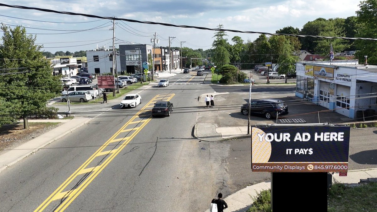 CDisplaysMonsey's tweet photo. Our digital billboard screen in the heart of Monsey NY

Sharp day and night ⚡

Visit https://t.co/8OX1thxSgV https://t.co/OaD6nBWF4V