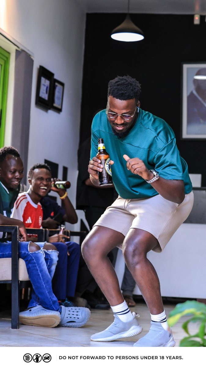 MBU's tweet photo. Some moments don't need a caption..the smiles tell the whole story 😅

Happy 🍻 Day! 

#WorldBeerDay #TunyukeneUBLBeer https://t.co/Ry7teSC3d1