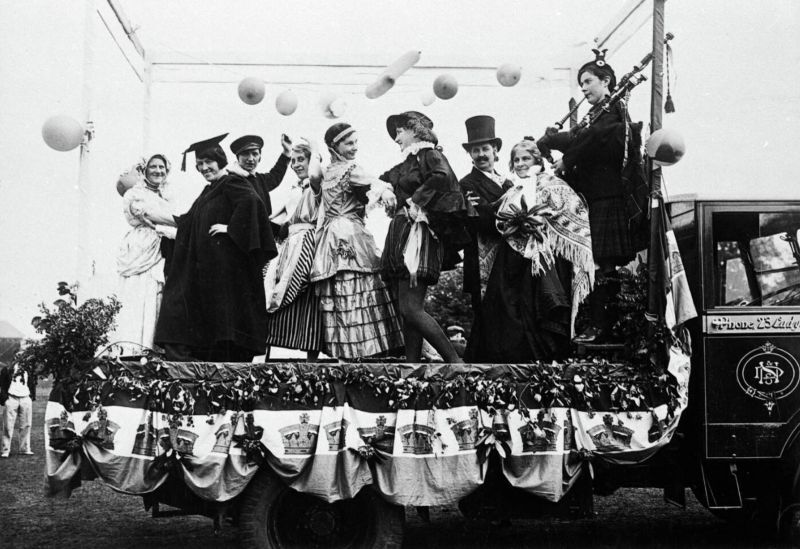 scotfishmuseum's tweet photo. This #PhotoFriday we're in festival mood with a look back to "Anster Fair" - a community event from the 1930s.

The image is taken from a new blog by Emma Montague reflecting on her placement working on our photographic collection.  Read the full blog at: https://t.co/dkWr5Y58d3. https://t.co/PjwHd0wtIR
