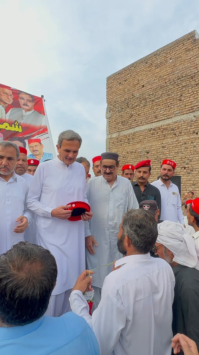 AbdulAzizANP's tweet photo. حیدر خان ہوتی اور  عبدالعزیز خان کی چک ہوتی شمولیتی پروگرام میں شرکت
 نوجوانوں کی بڑی تعداد نے عوامی نیشنل پارٹی میں شمولیت اختیار کر کے واضح پیغام دیا کہ خیبر پختونخوا کے نوجوان موجودہ صوبائی حکومت کی ناقص کارکردگی، بڑھتی ہوئی کرپشن، بے روزگاری اور بدانتظامی سے مایوس ہو چکے ہیں۔ https://t.co/3MtUYbkAz6