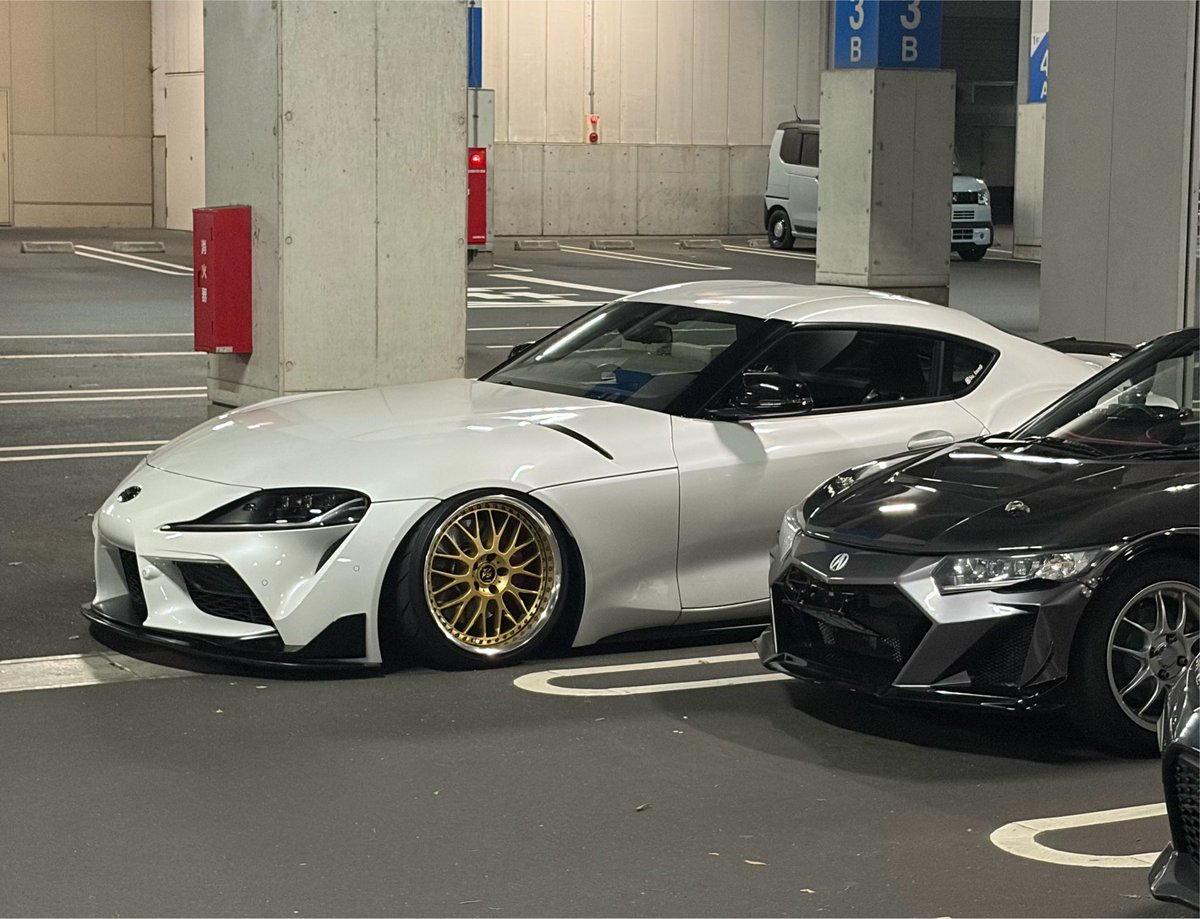 Tom90s_'s tweet photo. 車高下げました！
もうどこにも行けません！打倒エアサス https://t.co/96Xn1ticXL