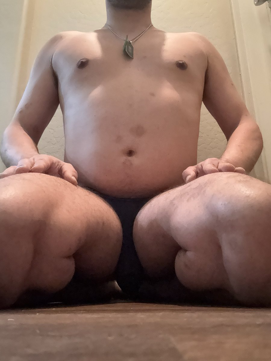 Trogeno0ae's tweet photo. @mexicacashmastr your #cashslave it kneeling for #FTF ready to pay its finsub tax, giving you what’s rightfully yours like a good 🏧 Papi. #Findom #AlphaCashMaster #cashcunt #walletdrain 🙇🏽‍♂️💪🏼🇲🇽👑 https://t.co/K5SKUCxQiT