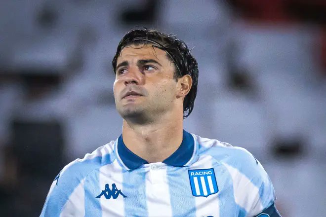 liberta___depre's tweet photo. ⚠️Agora 

Santiago Sosa, do Racing, é o novo reforço do Vasco. 

O Cruz-maltino vai pagar US$ 7,5 milhões (cerca de R$ 38 milhões na atual cotação) ao clube argentino pelo jogador. Aos 27 anos, Sosa chega para reforçar o setor de meio-campo do equipe carioca. 

Via: @ESPNBrasil / Bruno Andrade / @DavilaTomi 

📷RacingClub / 📷Divulgação