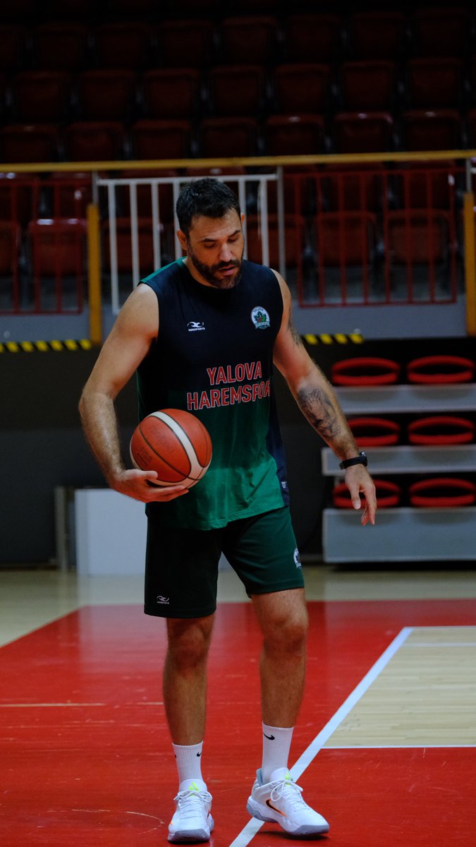 YalovaHaremspor's tweet photo. 📸 Antrenman Günlüğü

Takımımız, hazırlıklarına devam ediyor.

#AynıTutkuYeniHeyecan 💚❤️