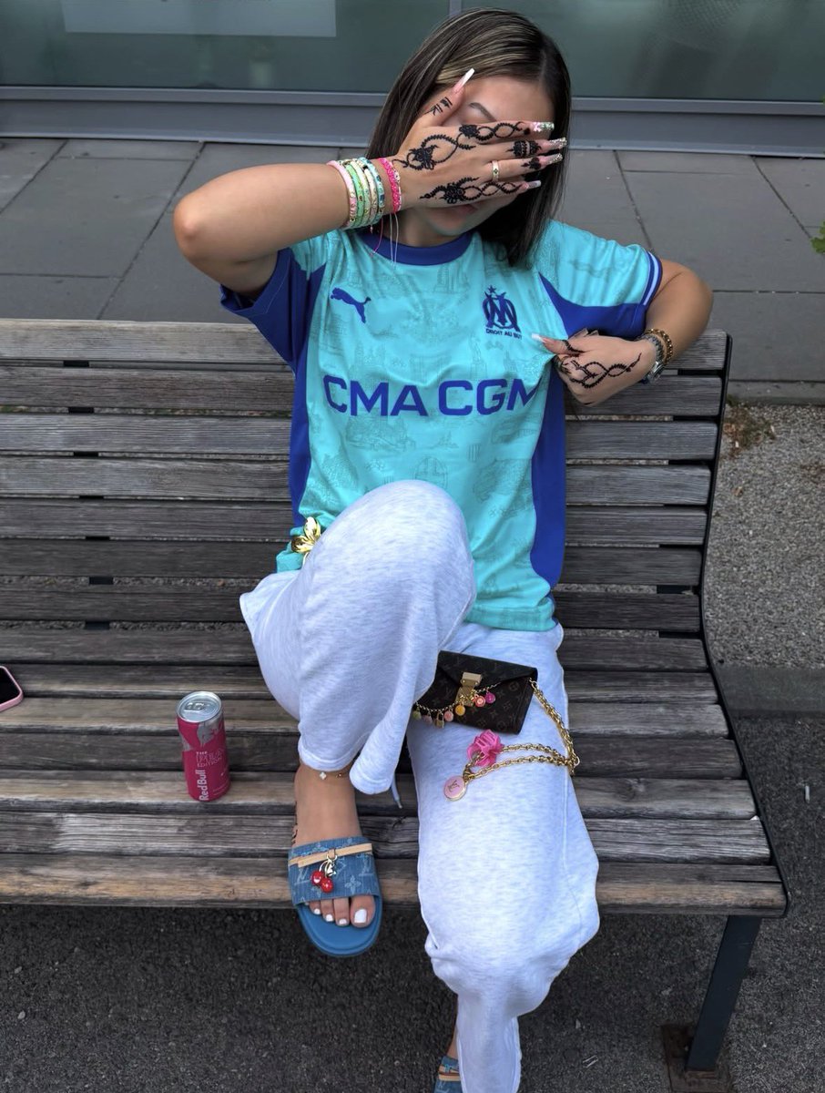 LoloMad8sw's tweet photo. Les pieds 🤪🤪 https://t.co/9tOGKR89Yo