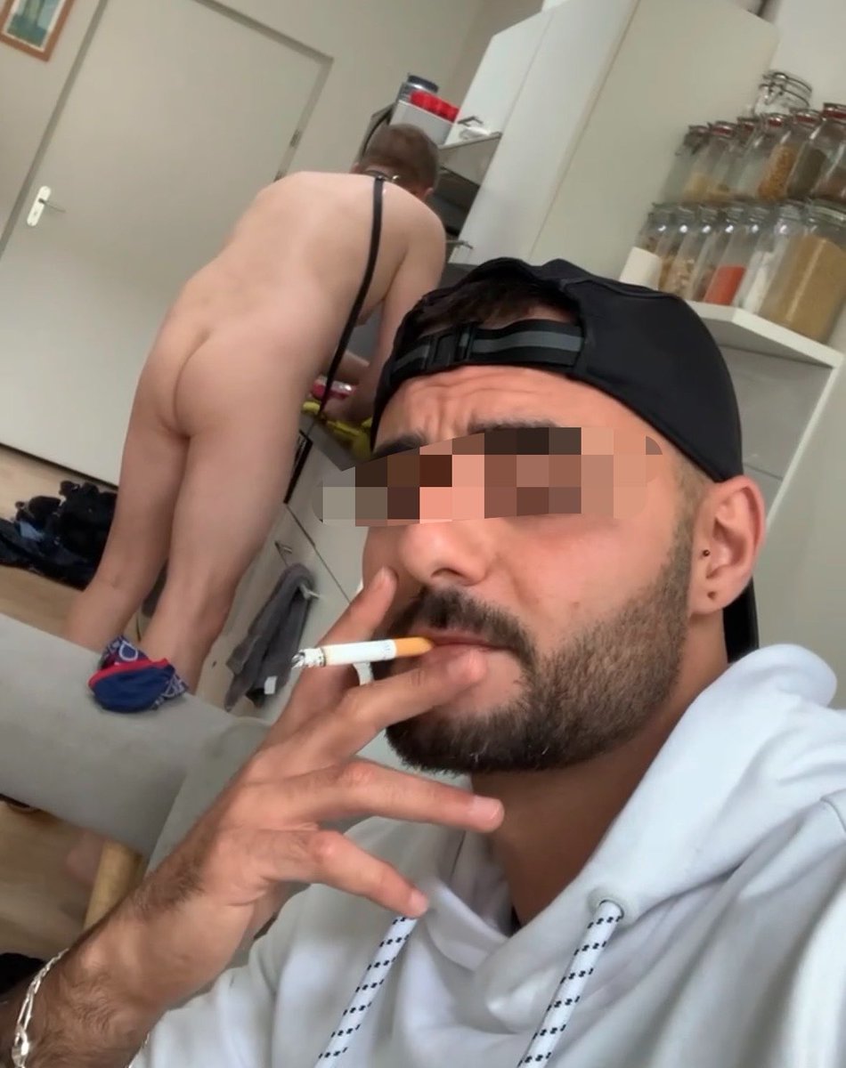 AlphaAdamX's tweet photo. A friend living in the Netherlands loaned me his personal white servant for 24 hours. I’ve been draining him non-stop all day. 💸 https://t.co/MwuvfezCsv