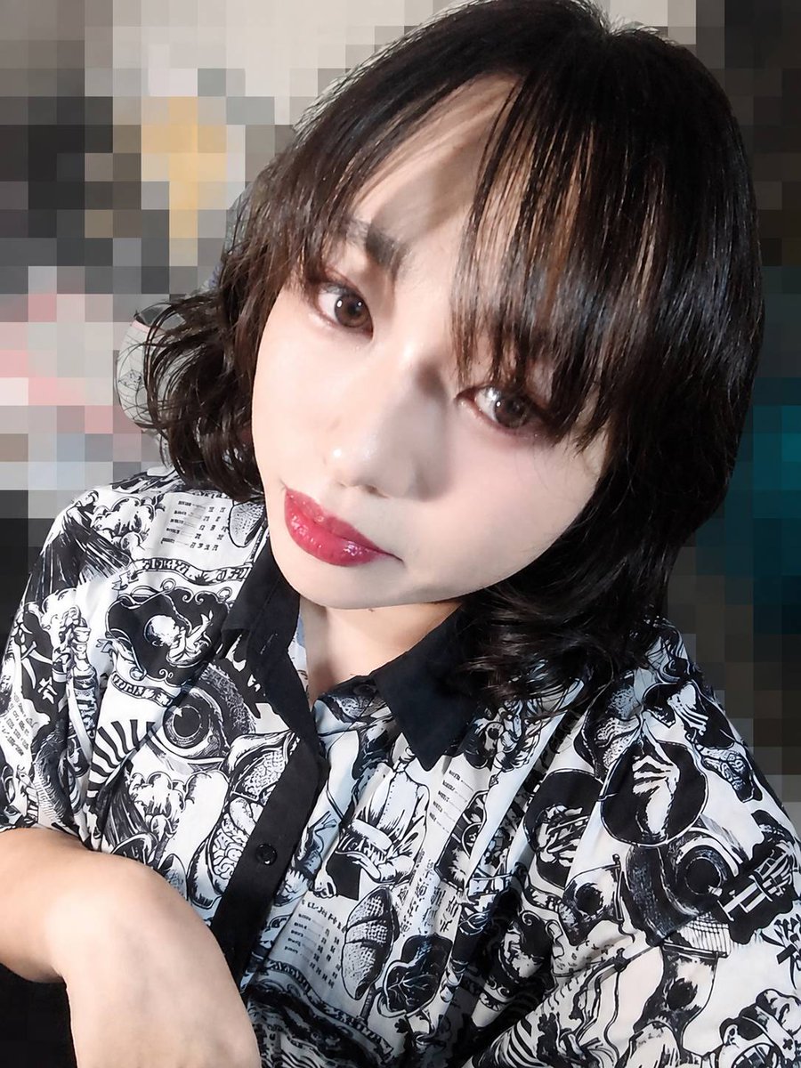 Bar_RUBEDO's tweet photo. 今日も2:00からRUBEDOオープンします🎶

カード決済もできるようになりました！！😭😭😭😭😭
皆様のご来店お待ちしております🎶

🕰️2:00〜LAST
CHARGE: 1000¥〜
DRINK: 900¥〜

#新宿2丁目 #バー #ニューハーフ #女装 #男の娘 https://t.co/eGZWPdnxxb