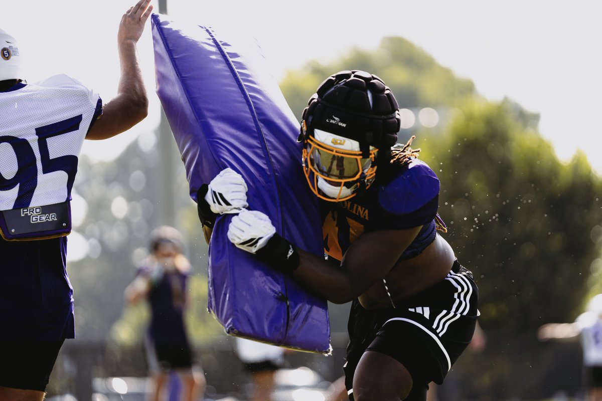 ECUPiratesFB's tweet photo. Embracing the summer heat! 🔥 https://t.co/XUYJMF6khh